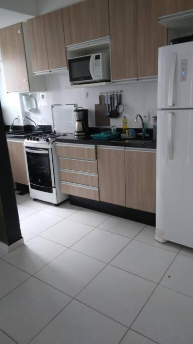 Em Canasvieiras No Porto Caravelas Apartamento